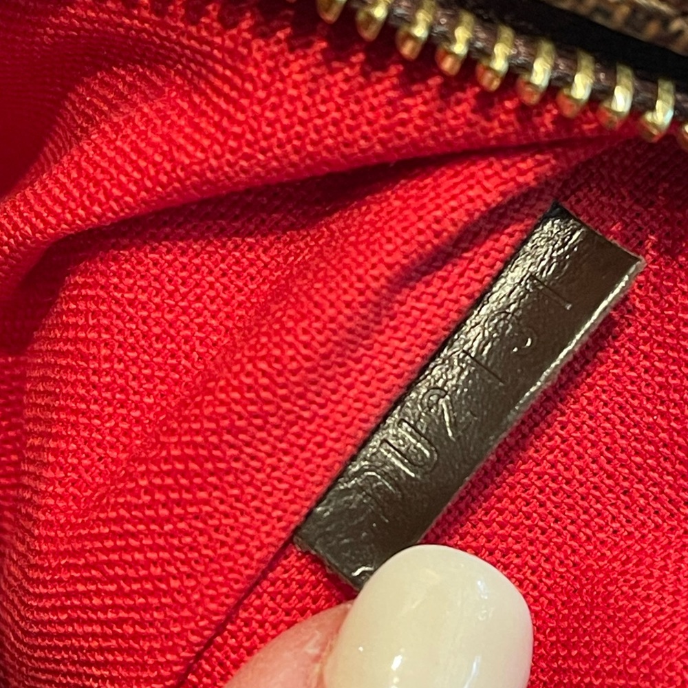 RARE! LOUIS VUITTON Bloomsbury GM (Largest size) Damier Ebene Crossbody - Picture 4 of 16